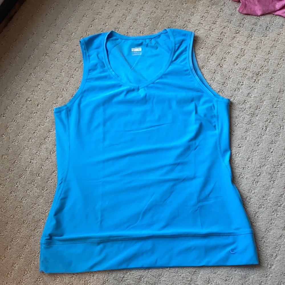 Nike drifit tank